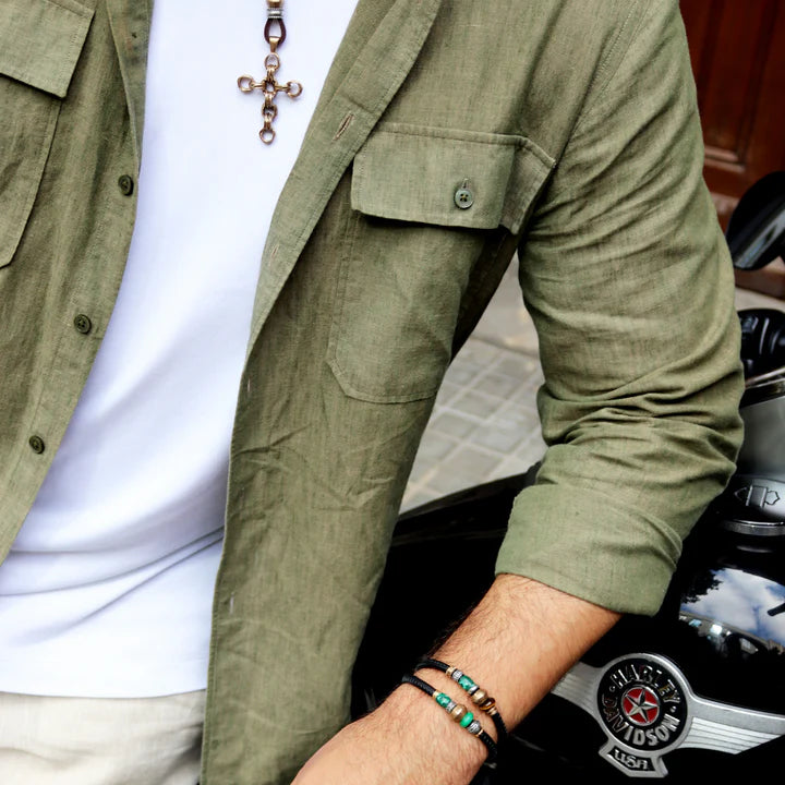 Collar Hombre Kagehana de cuero con cruz de bronce