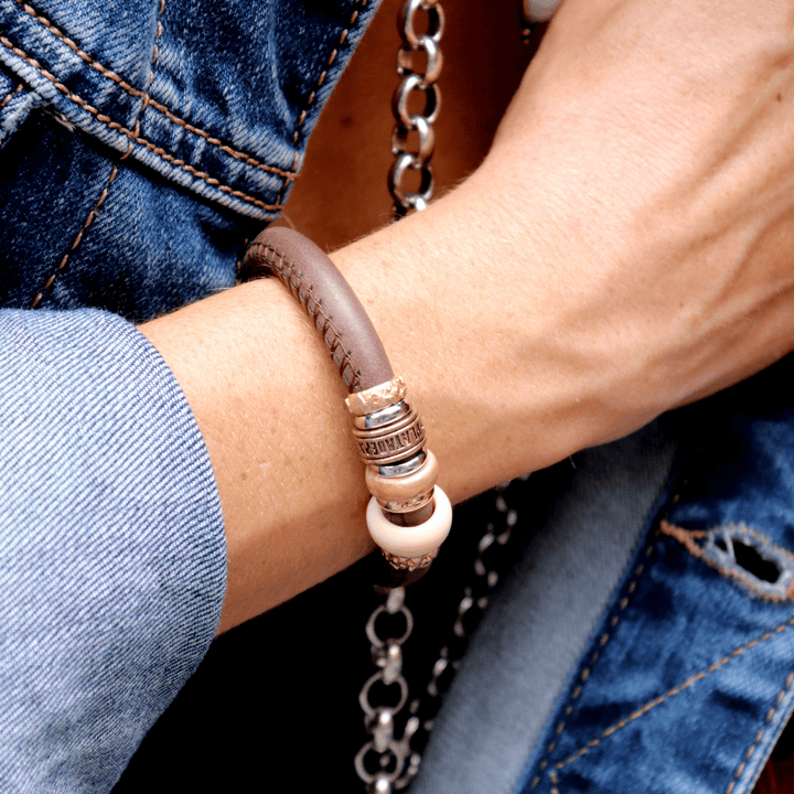 Pulsera mujer Jessie de cuero con resinas marrón y beige