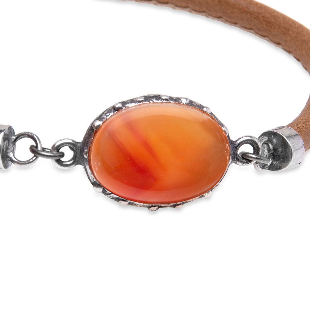 Damenarmband Rin aus Kamelleder und Karneol