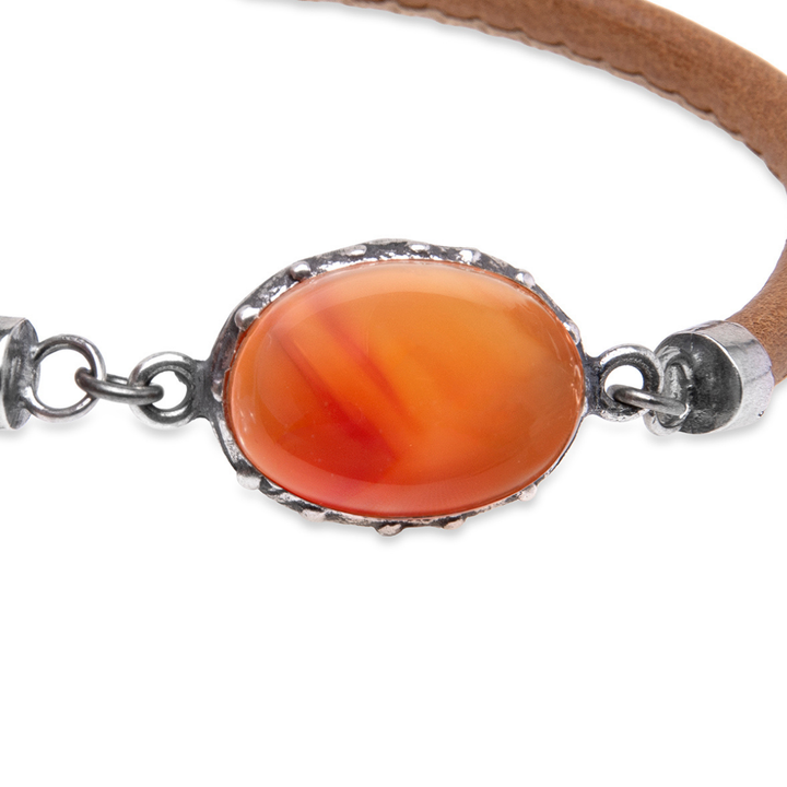 Damenarmband Rin aus Kamelleder und Karneol