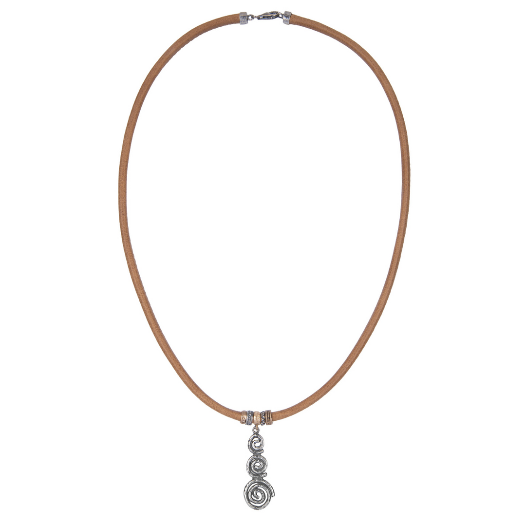 Yugen Damen-Lederhalskette mit einem 925er Silber-Dreispiralanhänger 