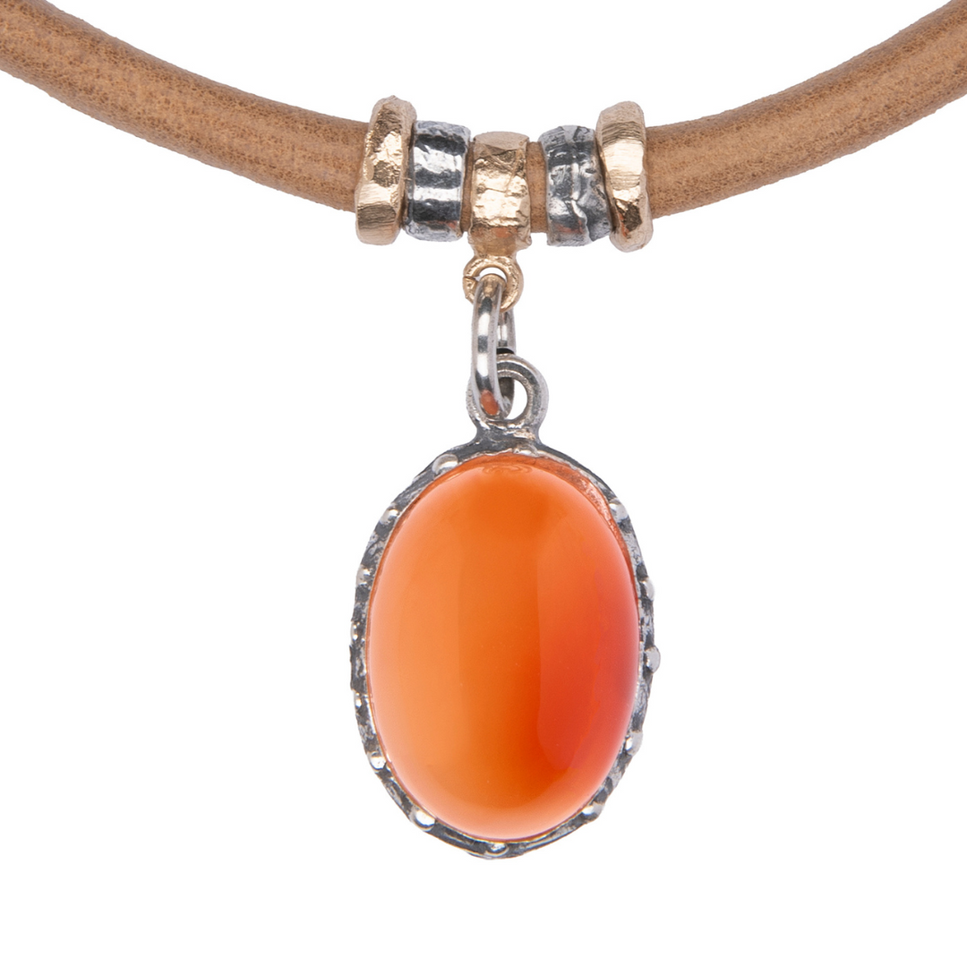 Damen-Rheinkette aus Kamelleder und Karneol-Anhänger