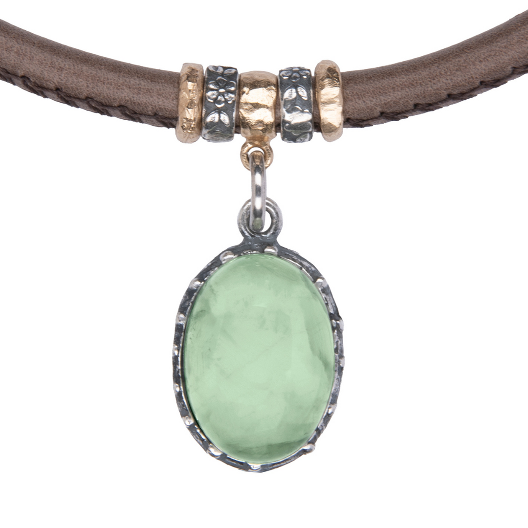 Mu Women's Necklace in Mink Leather and Prehnite Pendant