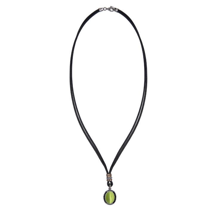 Sei Damen Lederkette mit 925 Silber und grünem Stein