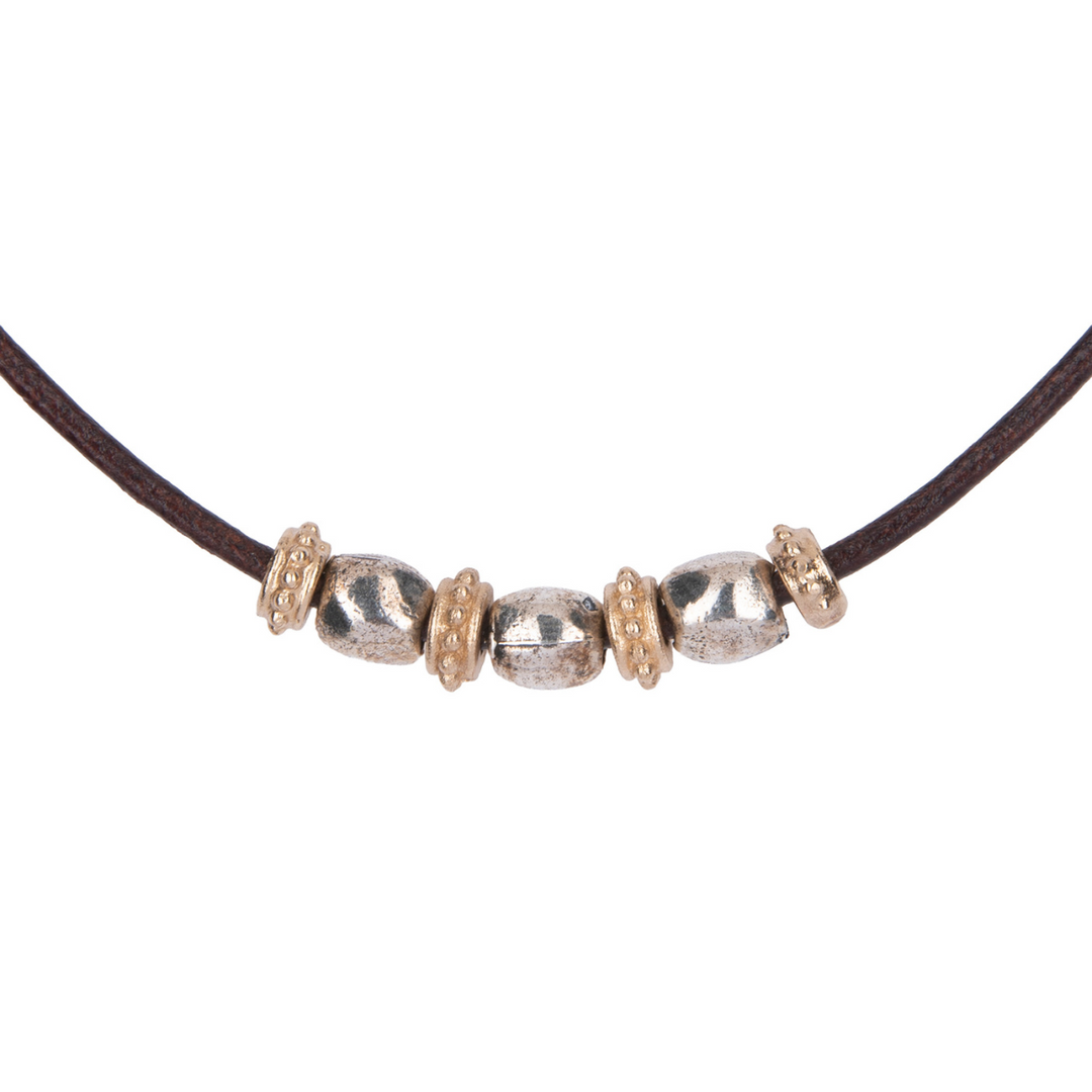 Collar Mujer Shiranami de cuero fino con óvalos de plata 925 y cuentas de bronce