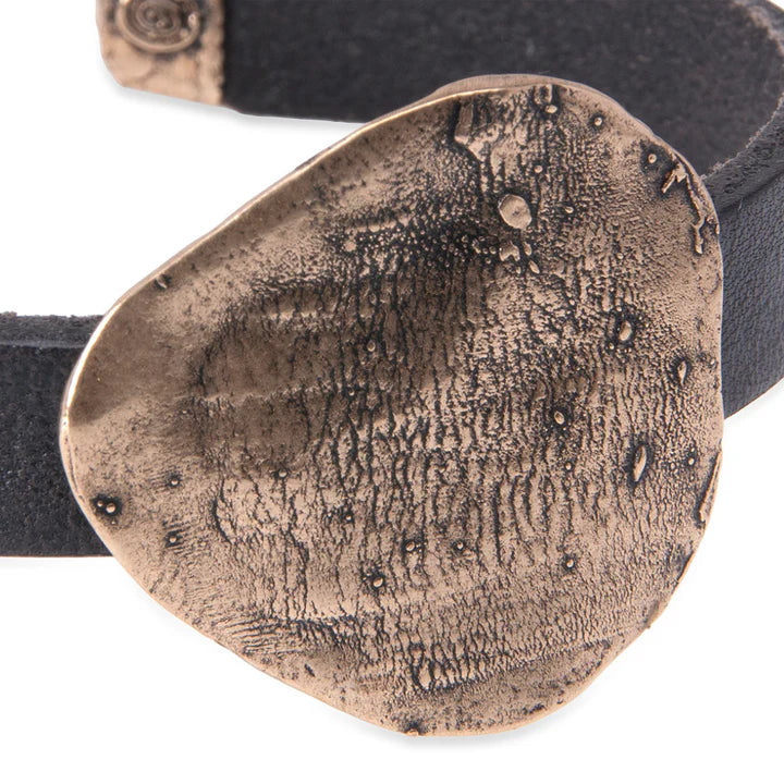 Zenchi women's leather bracelet with bronze center