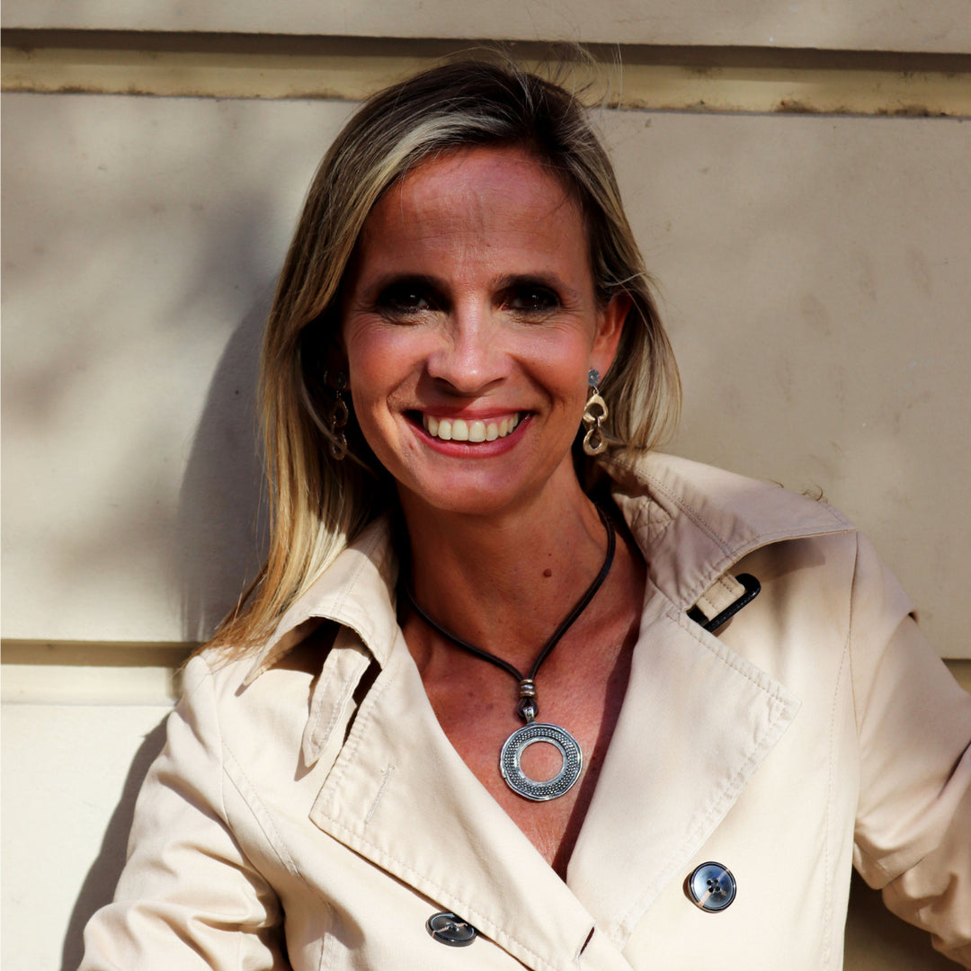 Collar Mujer Tetsu de cuero con colgante de círculo plata 925