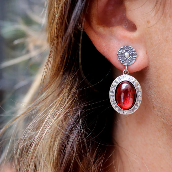 Kurai Damenohrringe aus 925er Silber und Granatstein